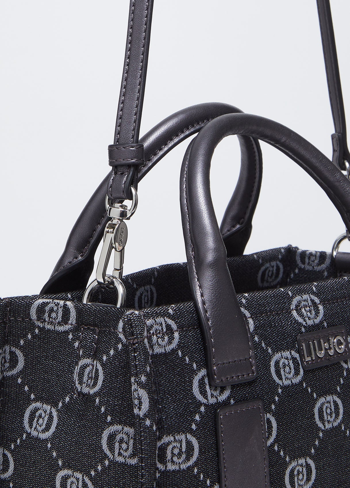 AF4192T919422222T.U.-black