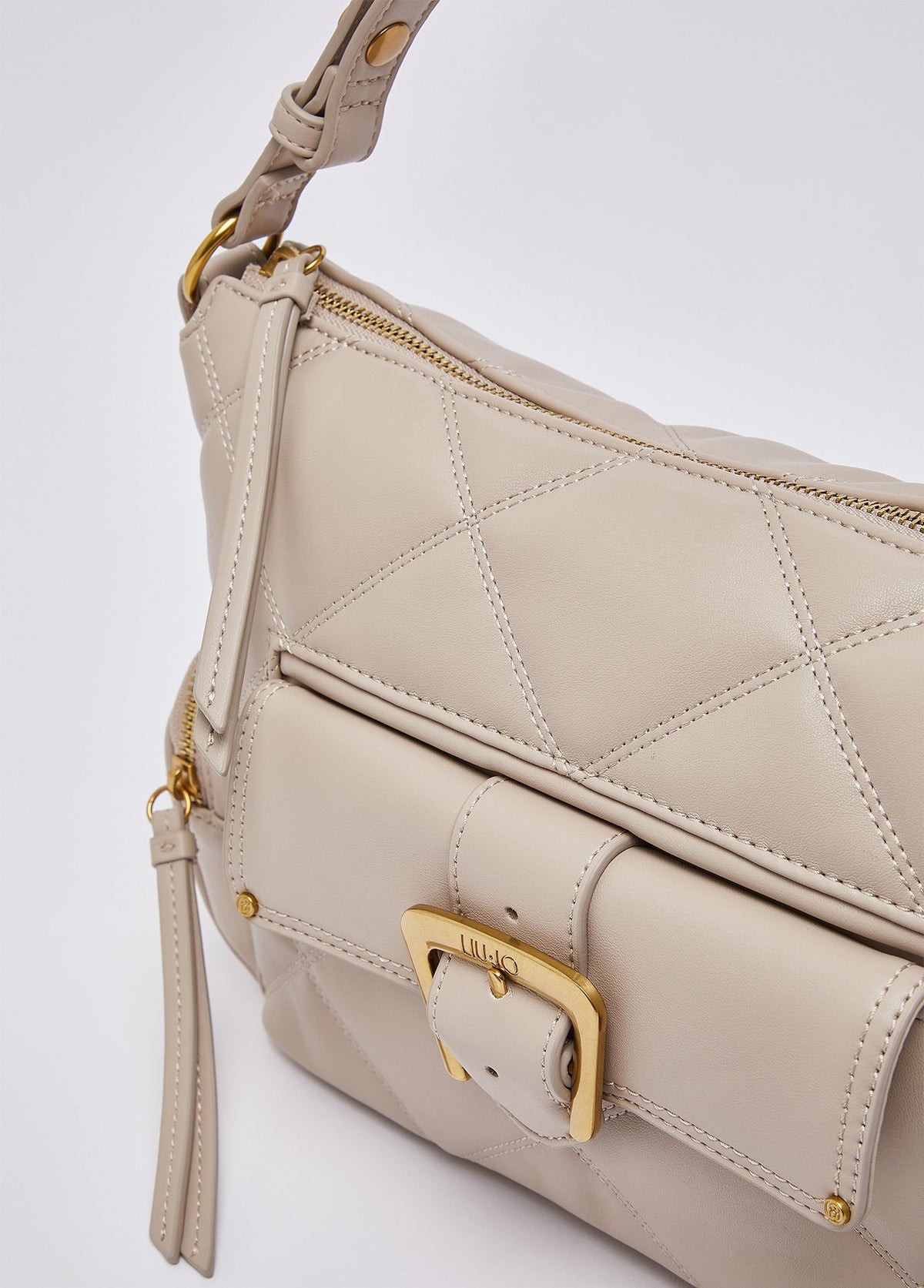 AF6014E116651308T.U.-white