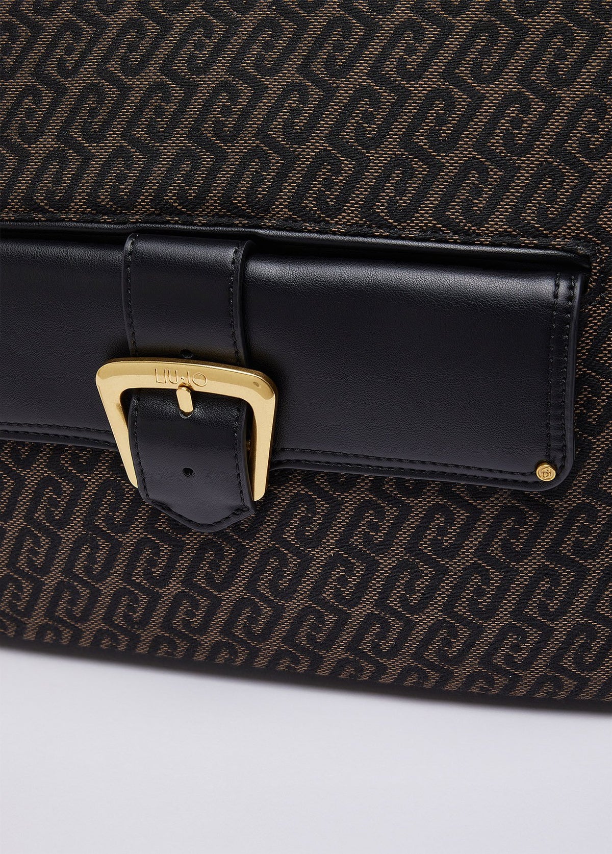 AF6016T378A00533T.U.-dark brown