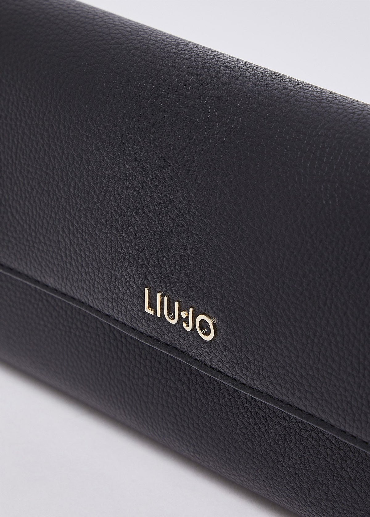 AF6042E101922222T.U.-black