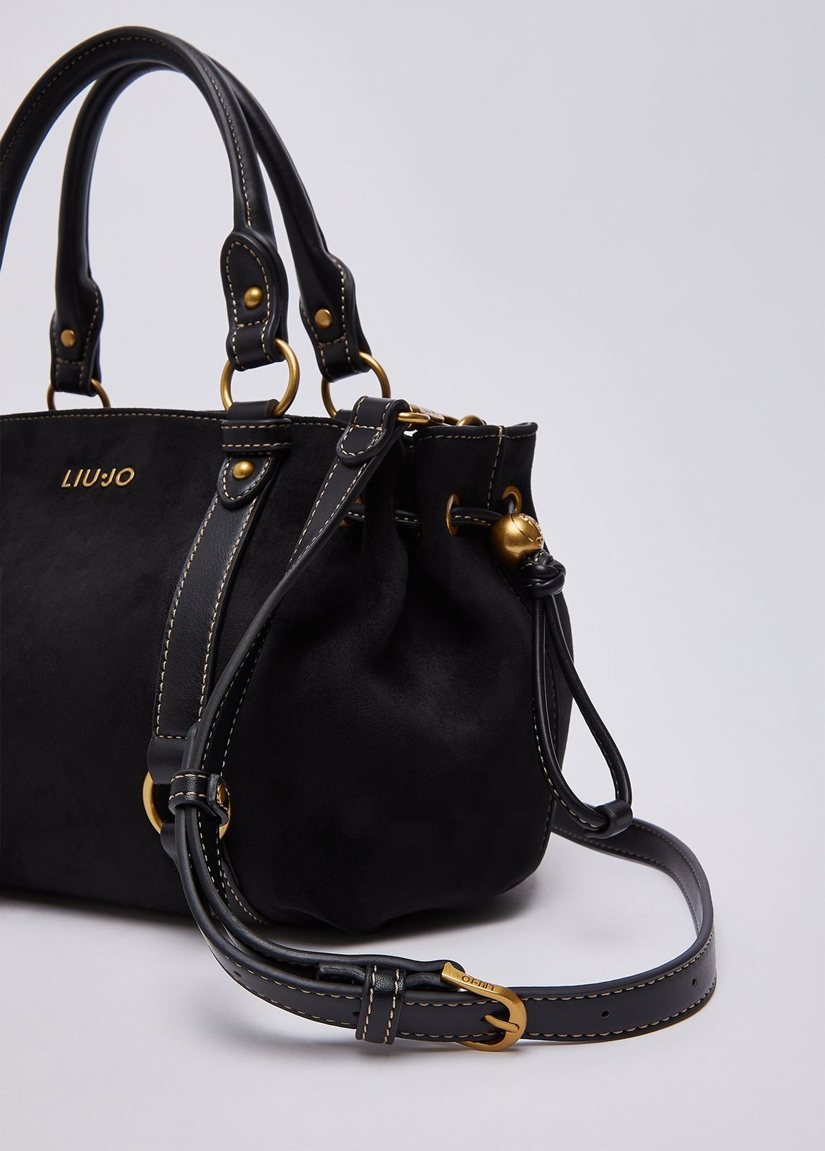 AF6081T711A22222T.U.-black