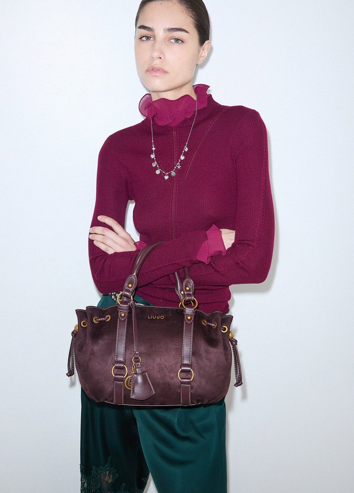 AF6081T711A91718T.U.-aubergine