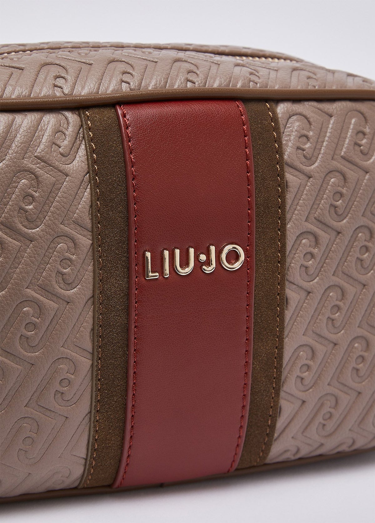AF6106E114171409T.U.-mocha