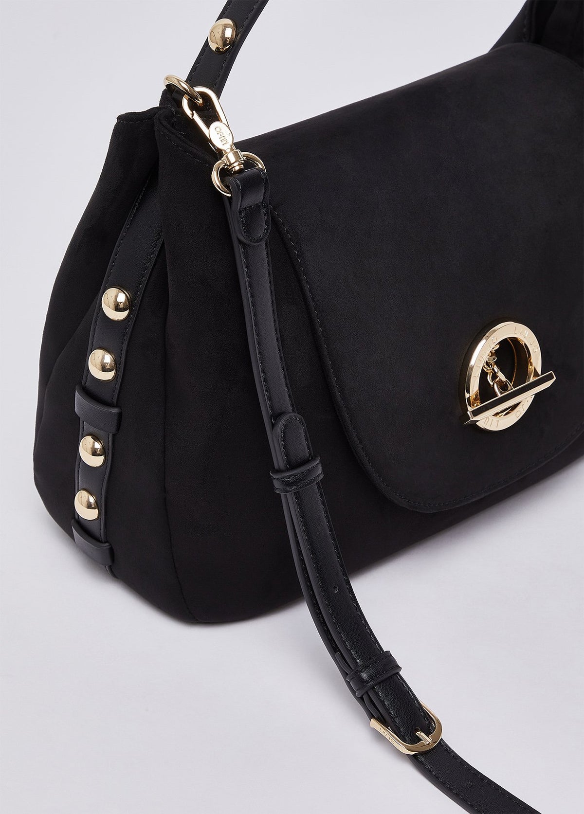 AF6113T711A22222T.U.-black