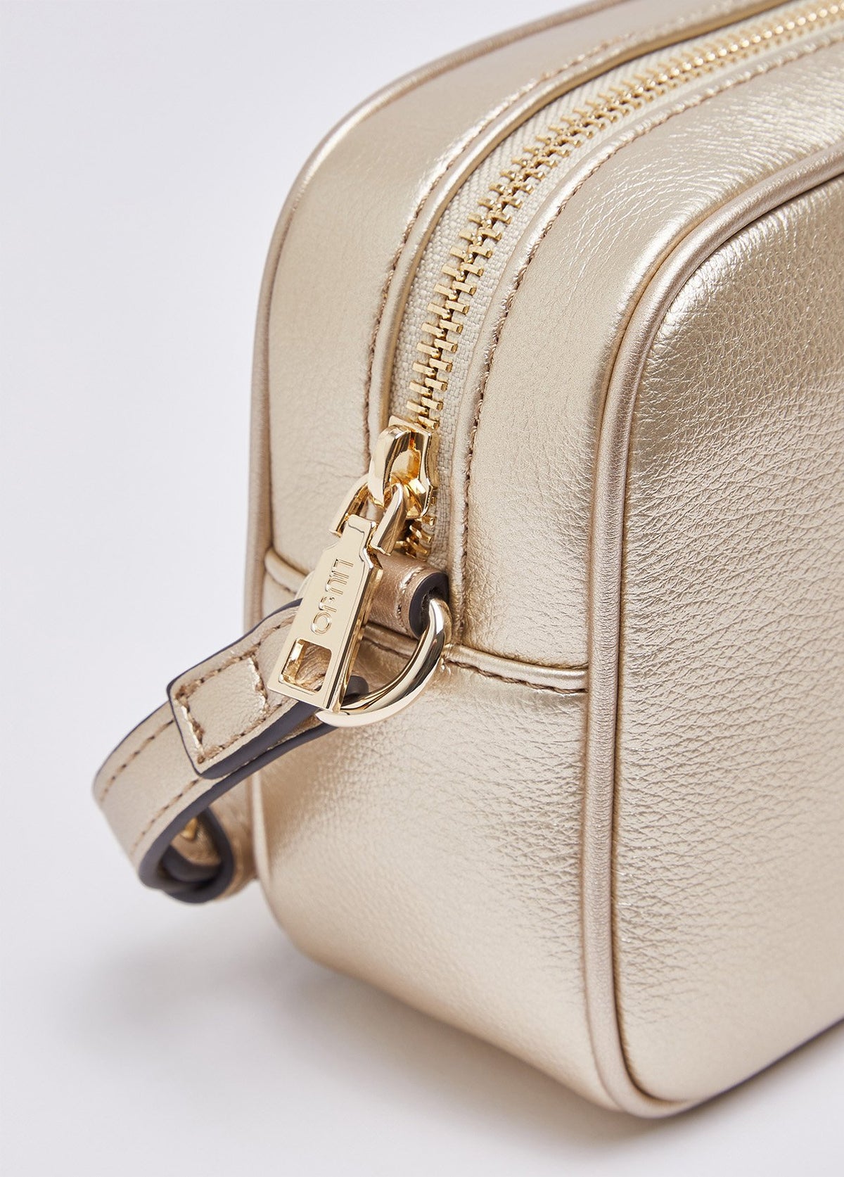 AF6137E112090048T.U.-light beige