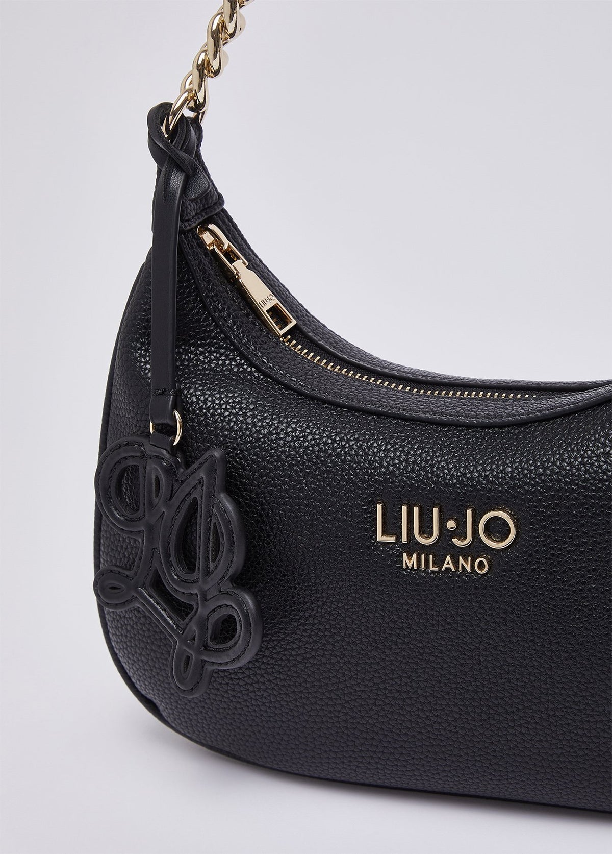 AF6207ES03922222T.U.-black