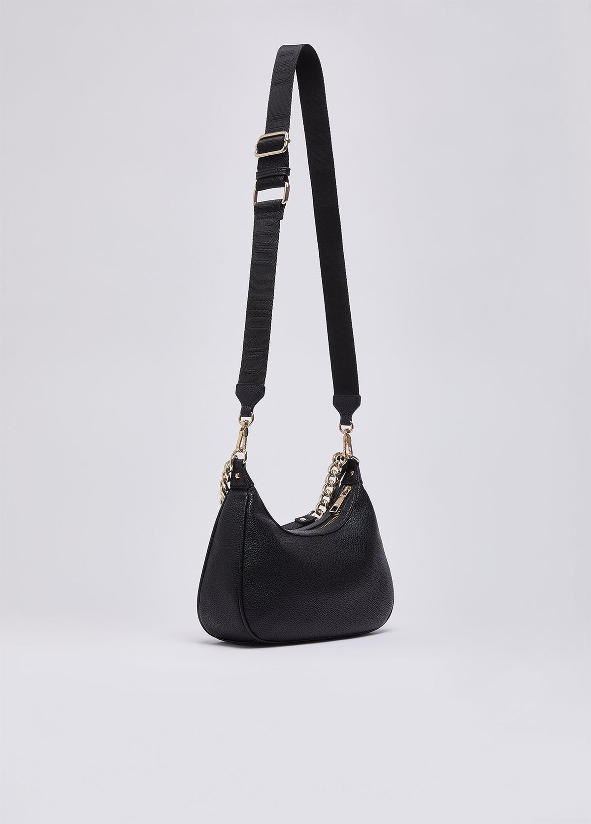 AF6207ES03922222T.U.-black