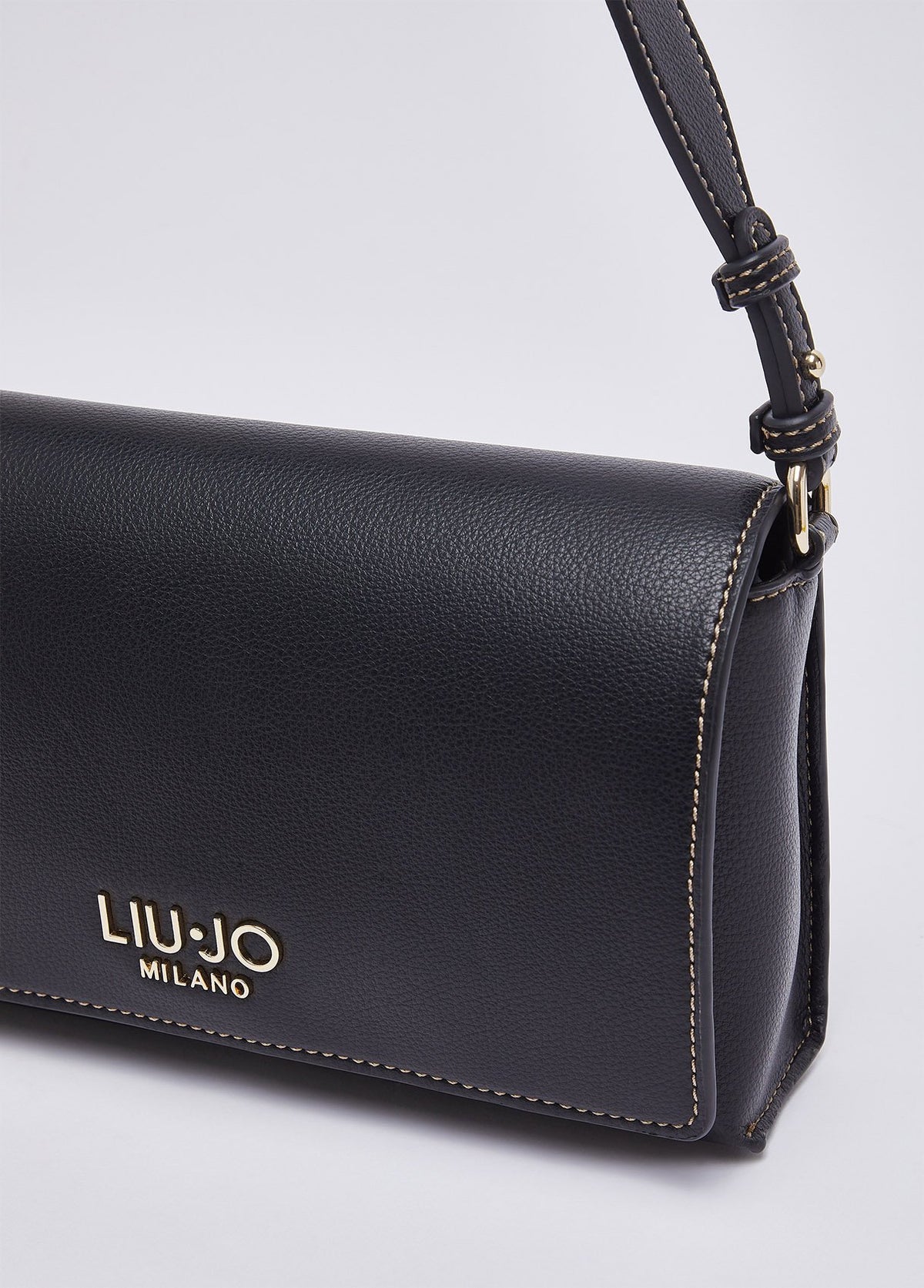 AF6224E112022222T.U.-black