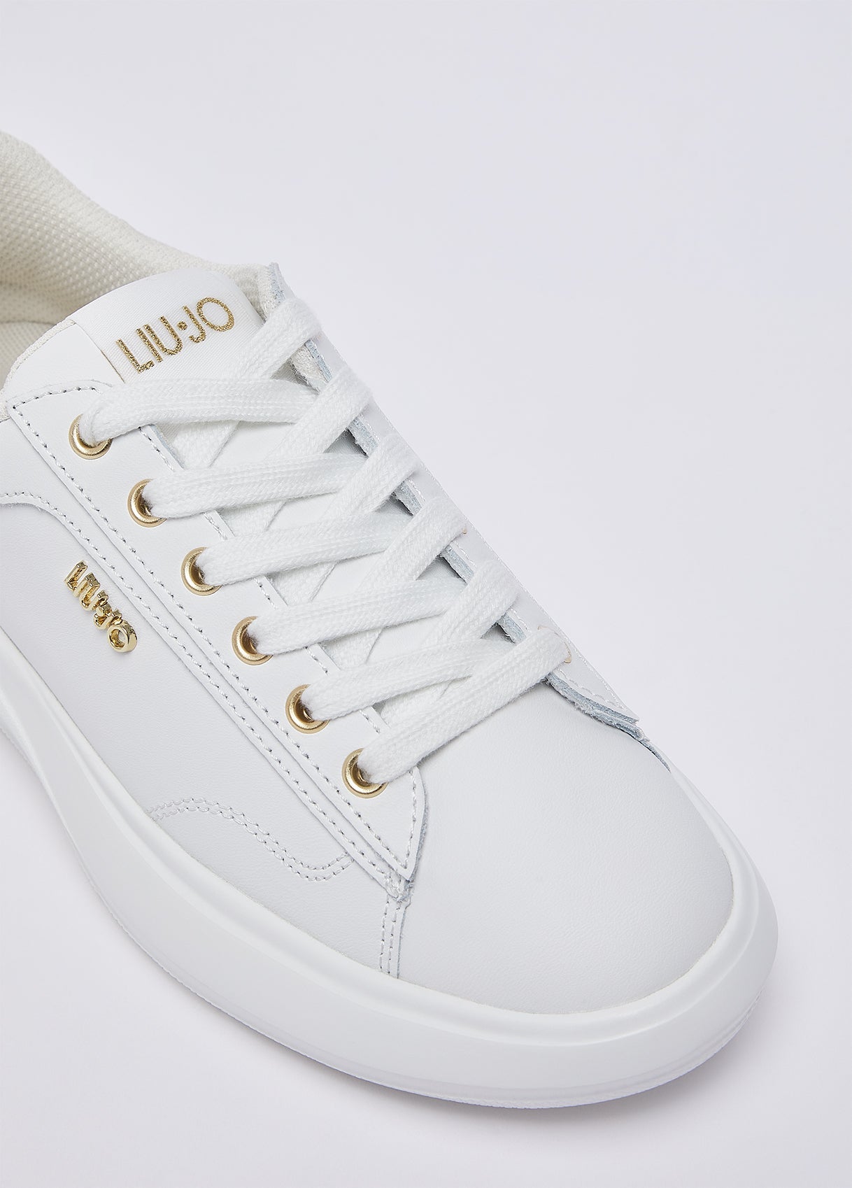 BA6069PX026S105235-White