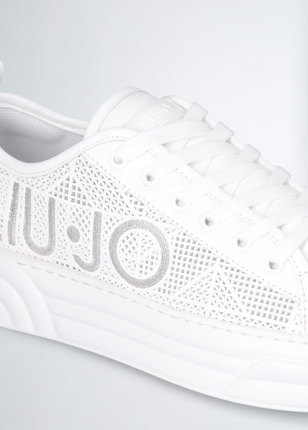 BF4031P01020111141-white