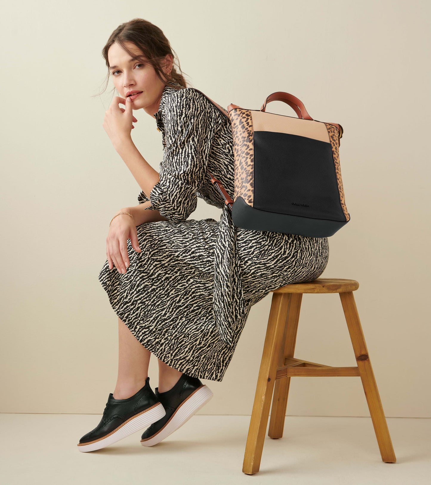 w28349-Women's ØriginalGrand Platform Wingtip Oxford-Black-Ivory