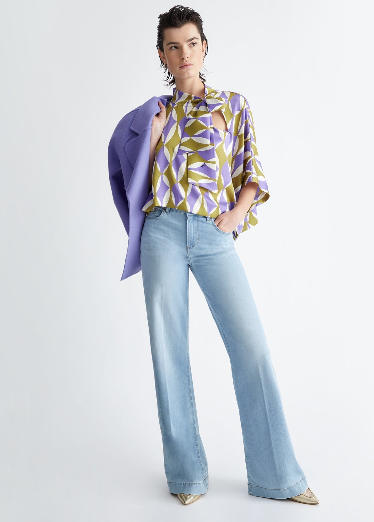 CA4431TS555N909946-geometric print