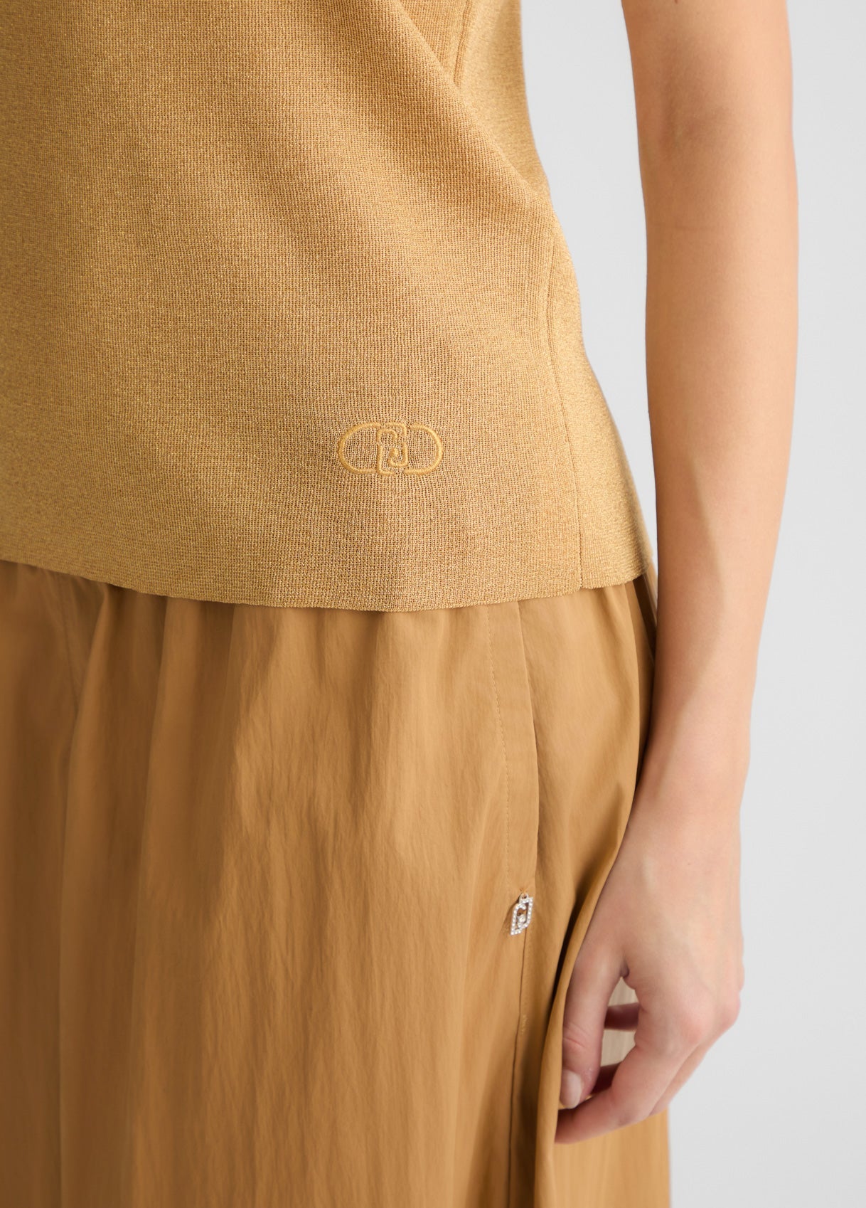 CA5225MA78PA3903XS-gold-colour