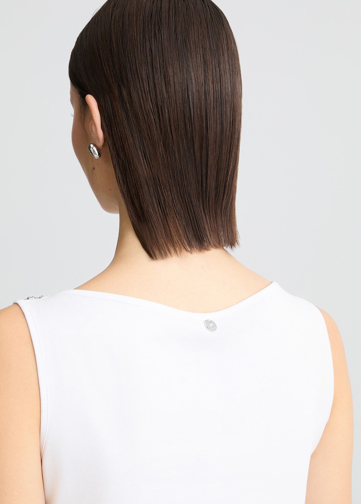 CA5311J48921111142-white