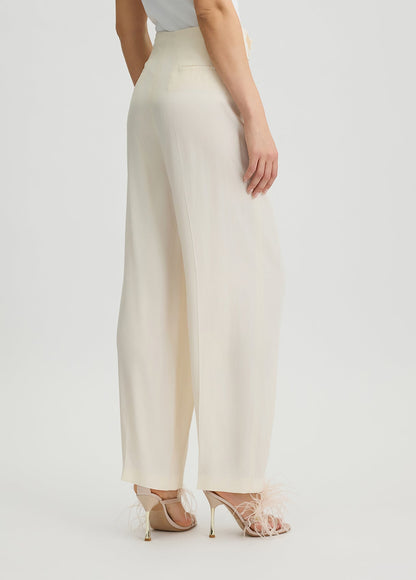 CA5324T1963X065738-white