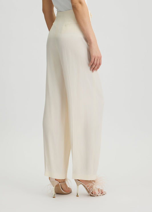 CA5324T1963X065738-white