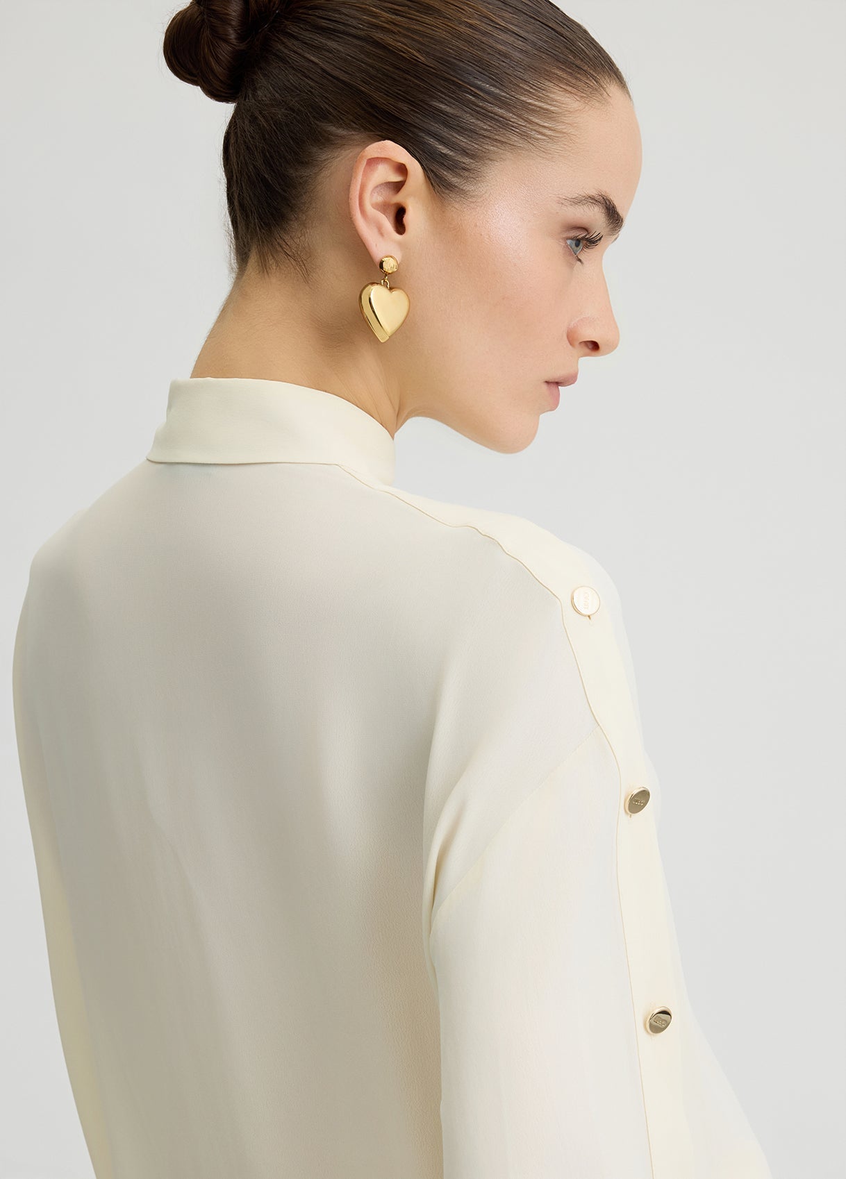 CA5397T1963X065742-white