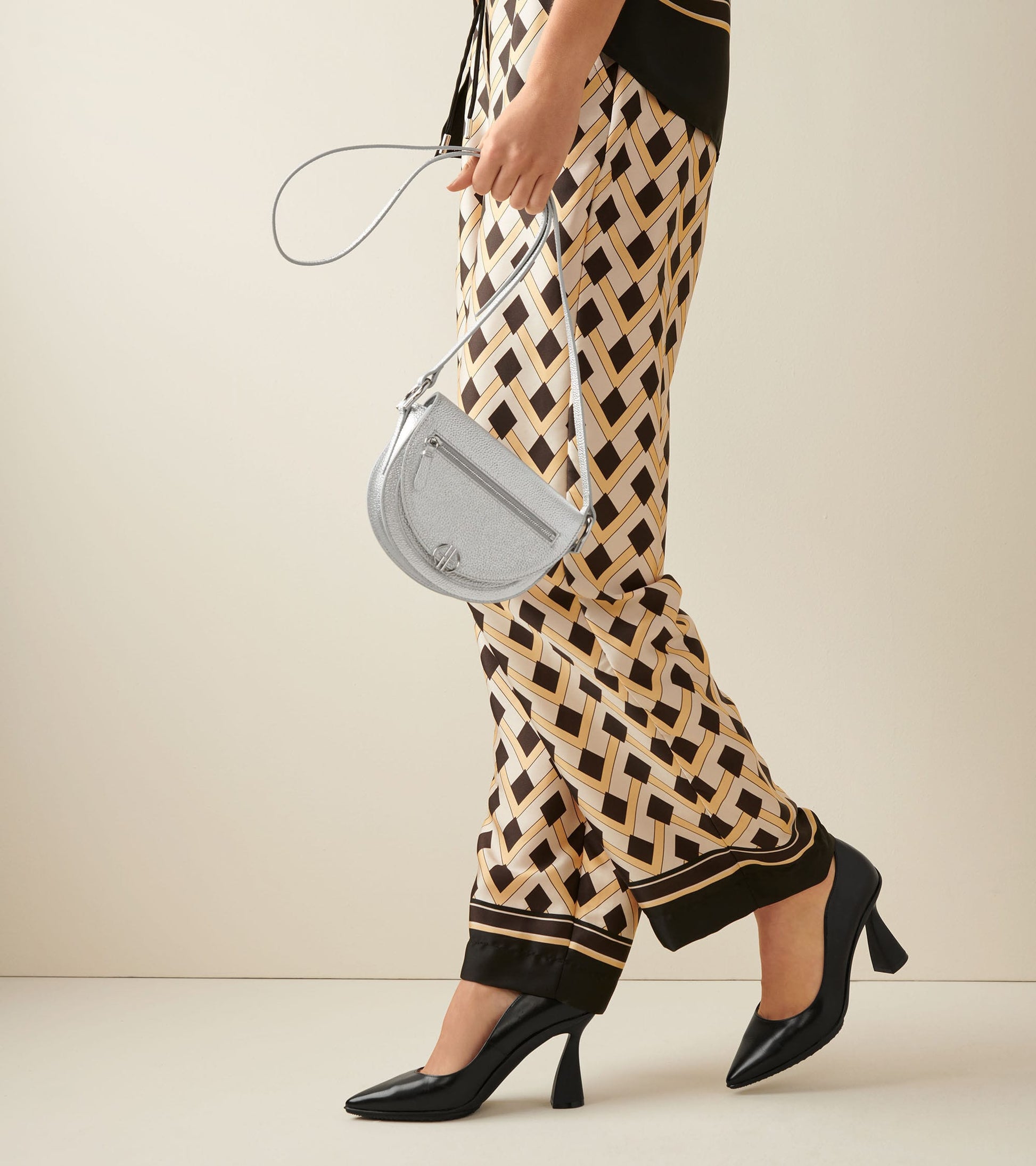 w27684-Women's Grand Ambition York Pump-Black