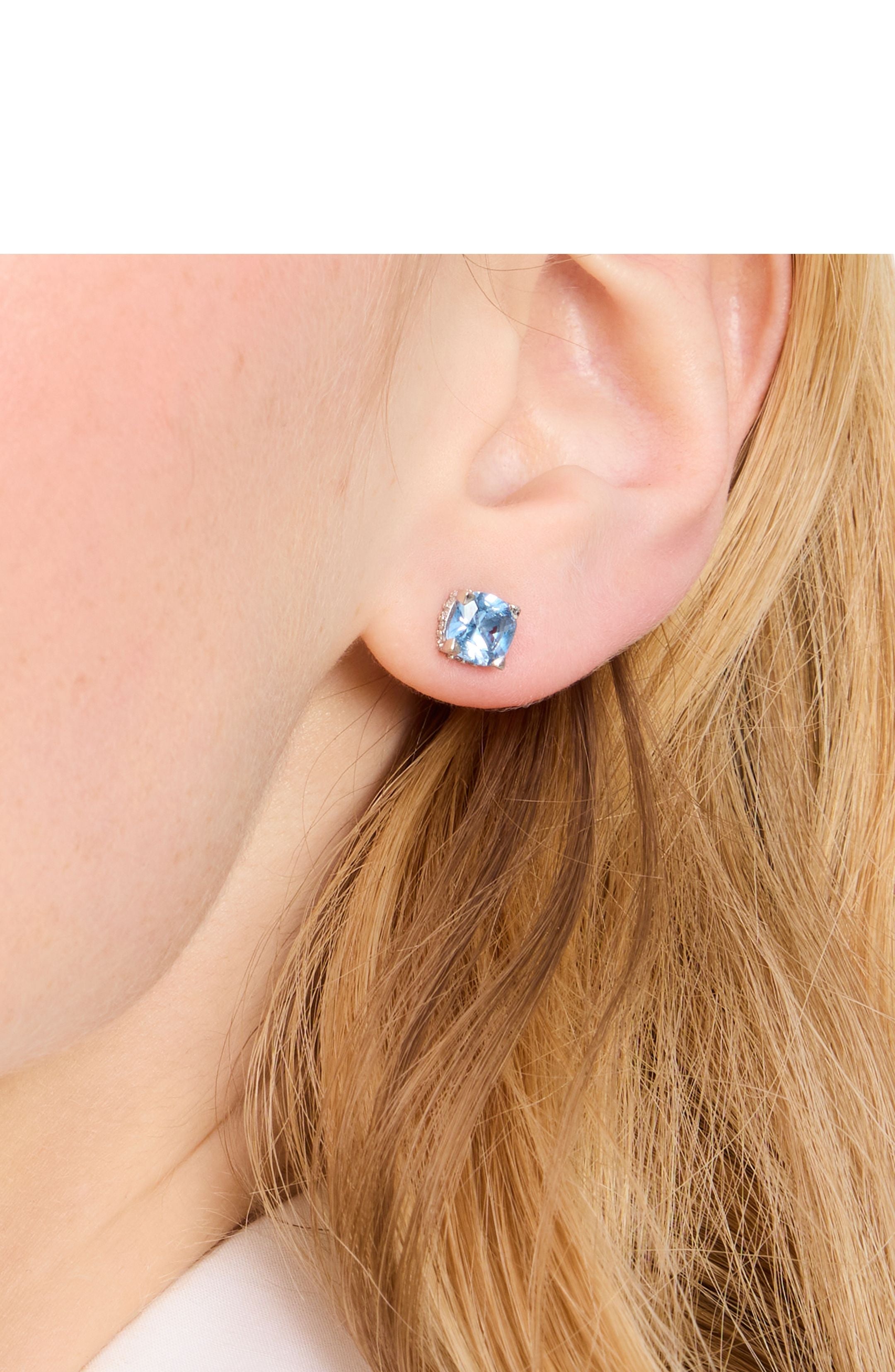 KG881-SQUR STUDS 6MM-Light Sapphire/Silve