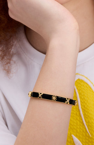 KH667_Hinged Bangle_Black/Gold