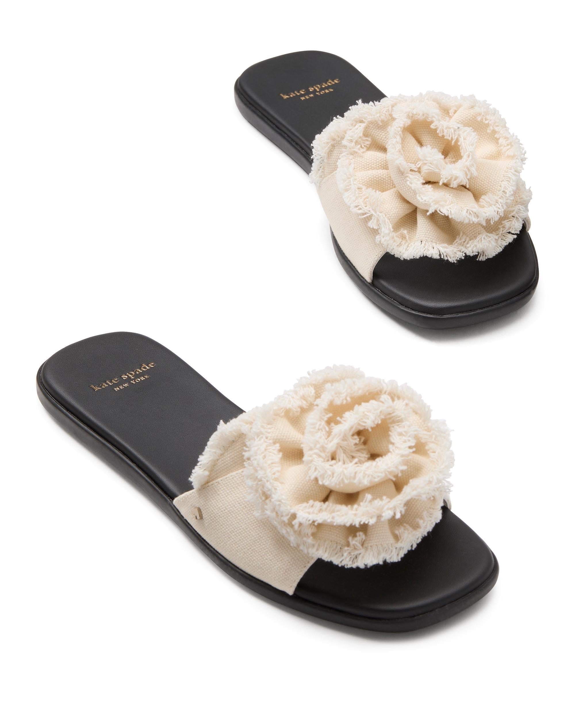 KM102-Flourish Flat Sandal-Cream/Black