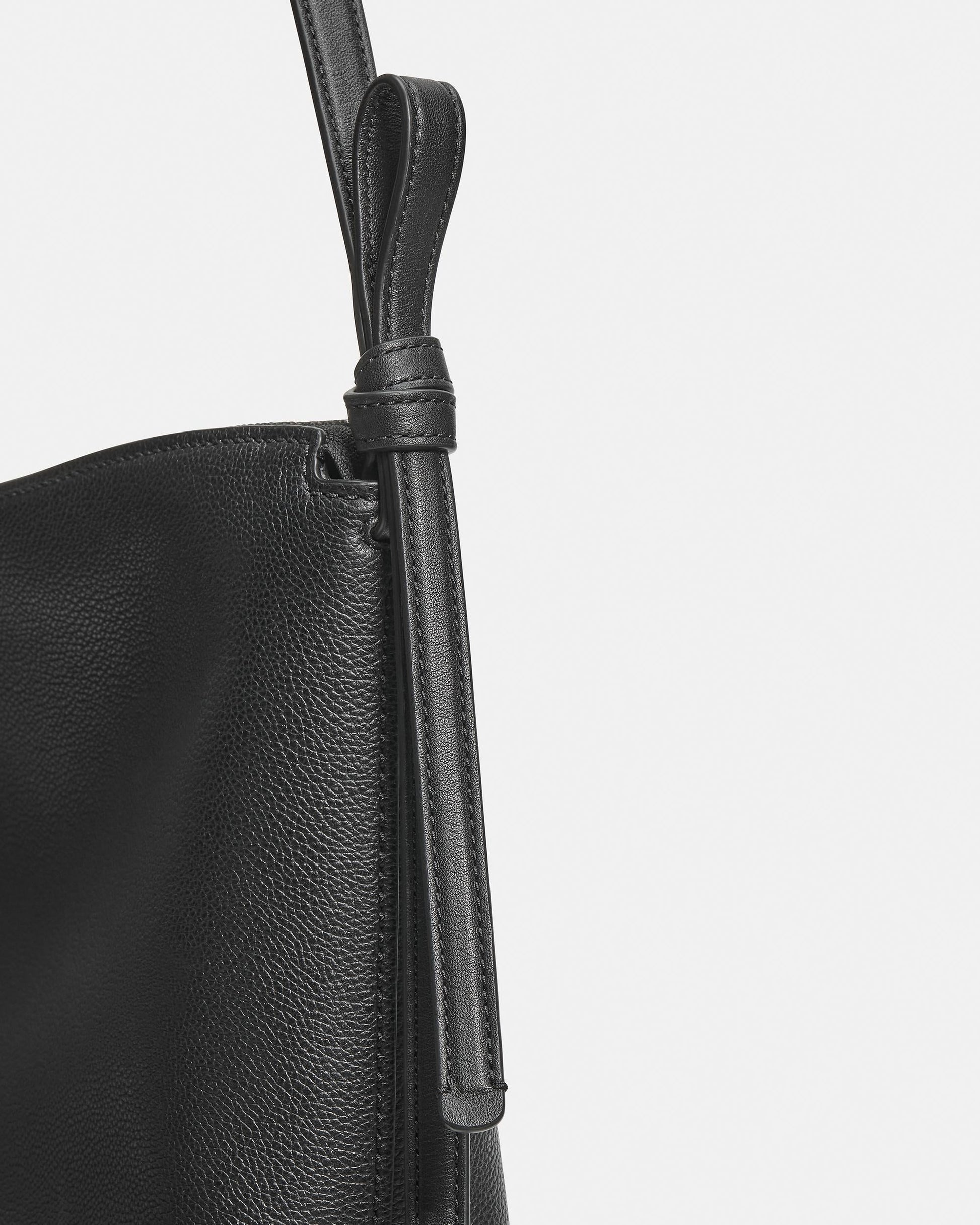 KM951-Loop Large Shoulder Bag-Black