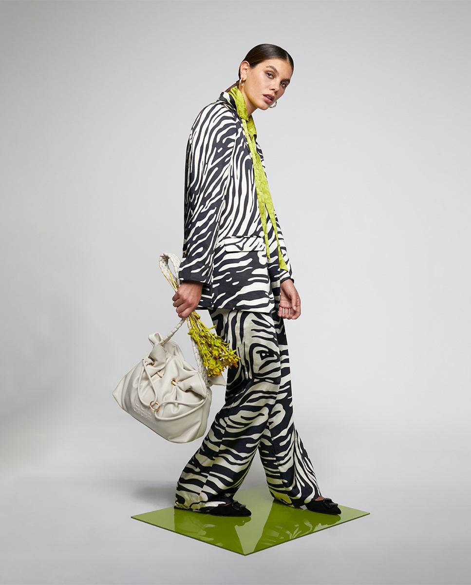 Tote bag with braided strap