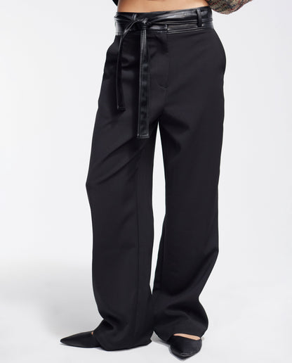 Trousers with waistband detail