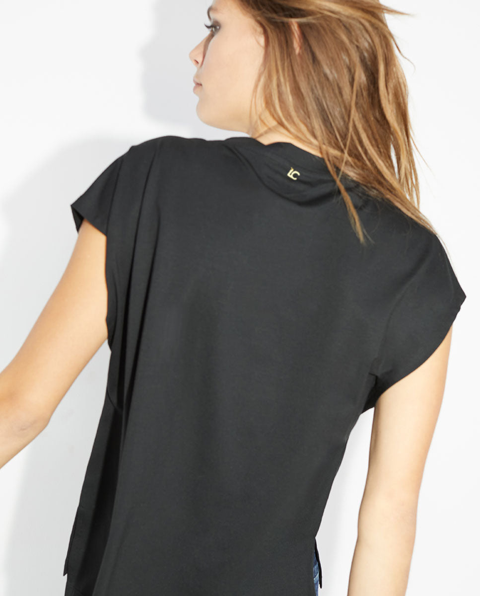 T-shirt with shoulder detail