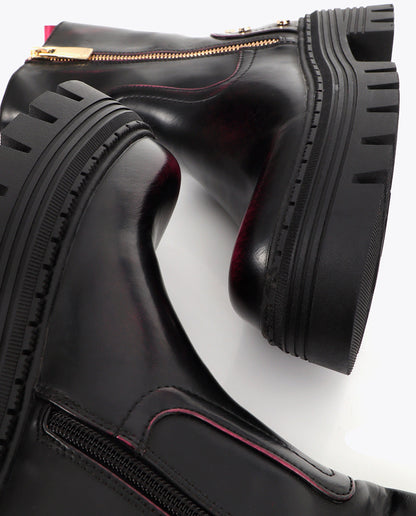 Boot with Gradient Effect and Metallic Details