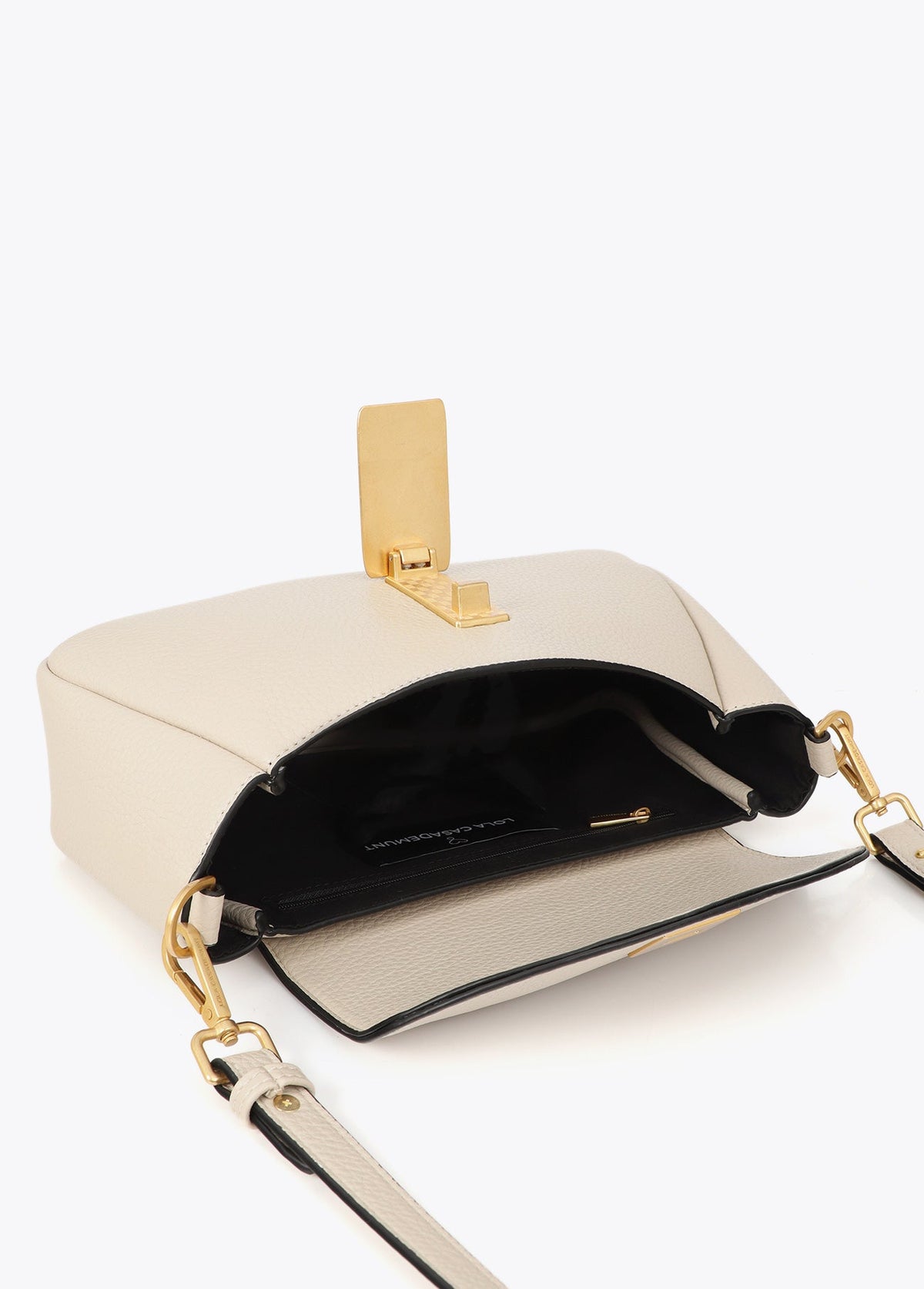 lf2604030-Leather-effect shoulder bag with metal closure detail-Ecru