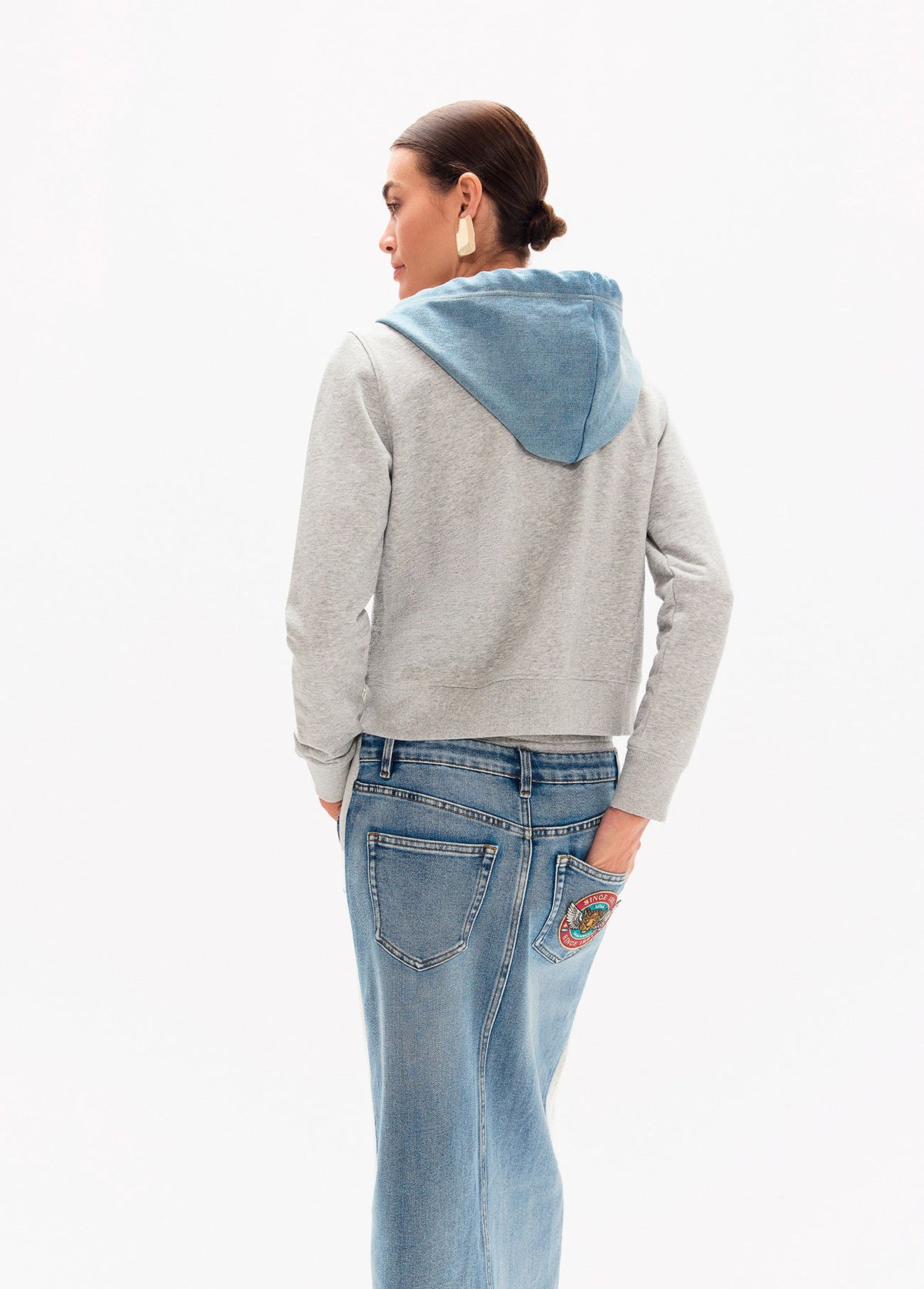 lf2611030-Short zip-up hoodie in denim, pins on the front-Light Grey