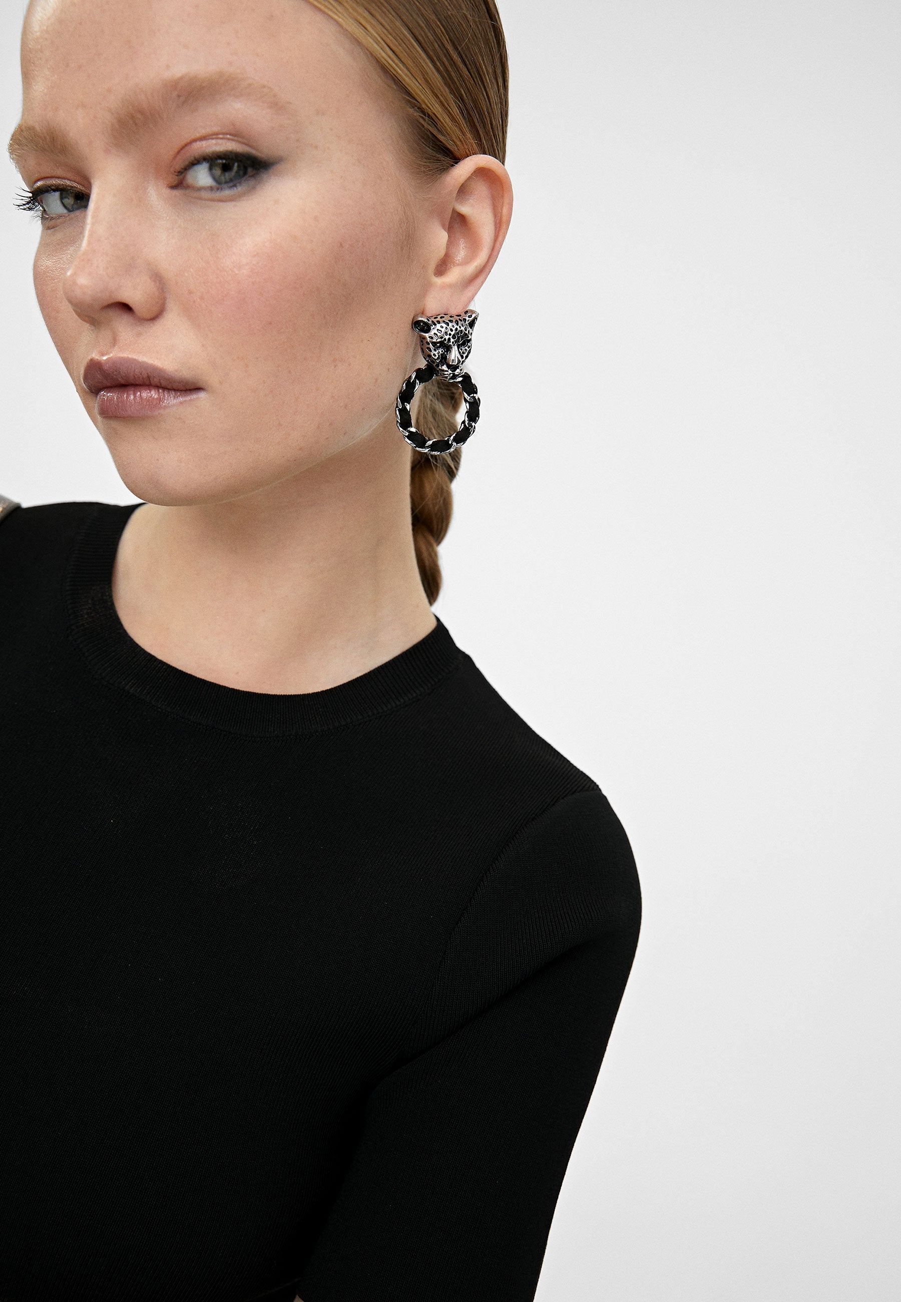 LS2403006-Silver-Leopard face and hoop earrings