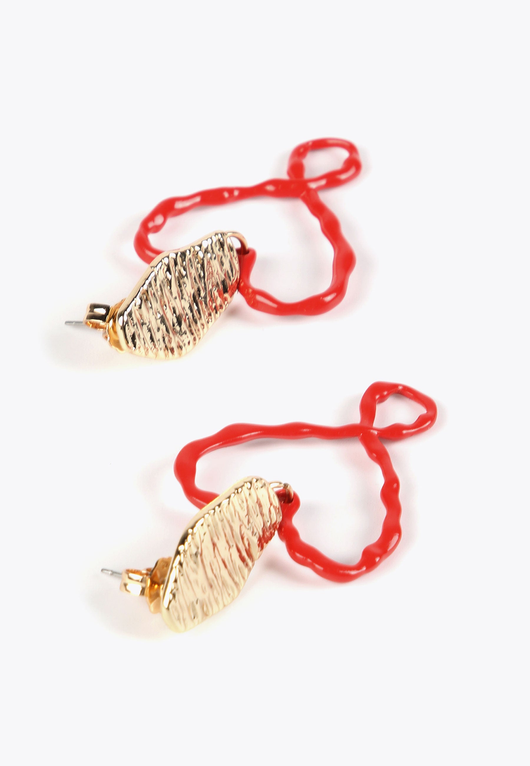 LS2403008-Red-Lacquered heart earrings