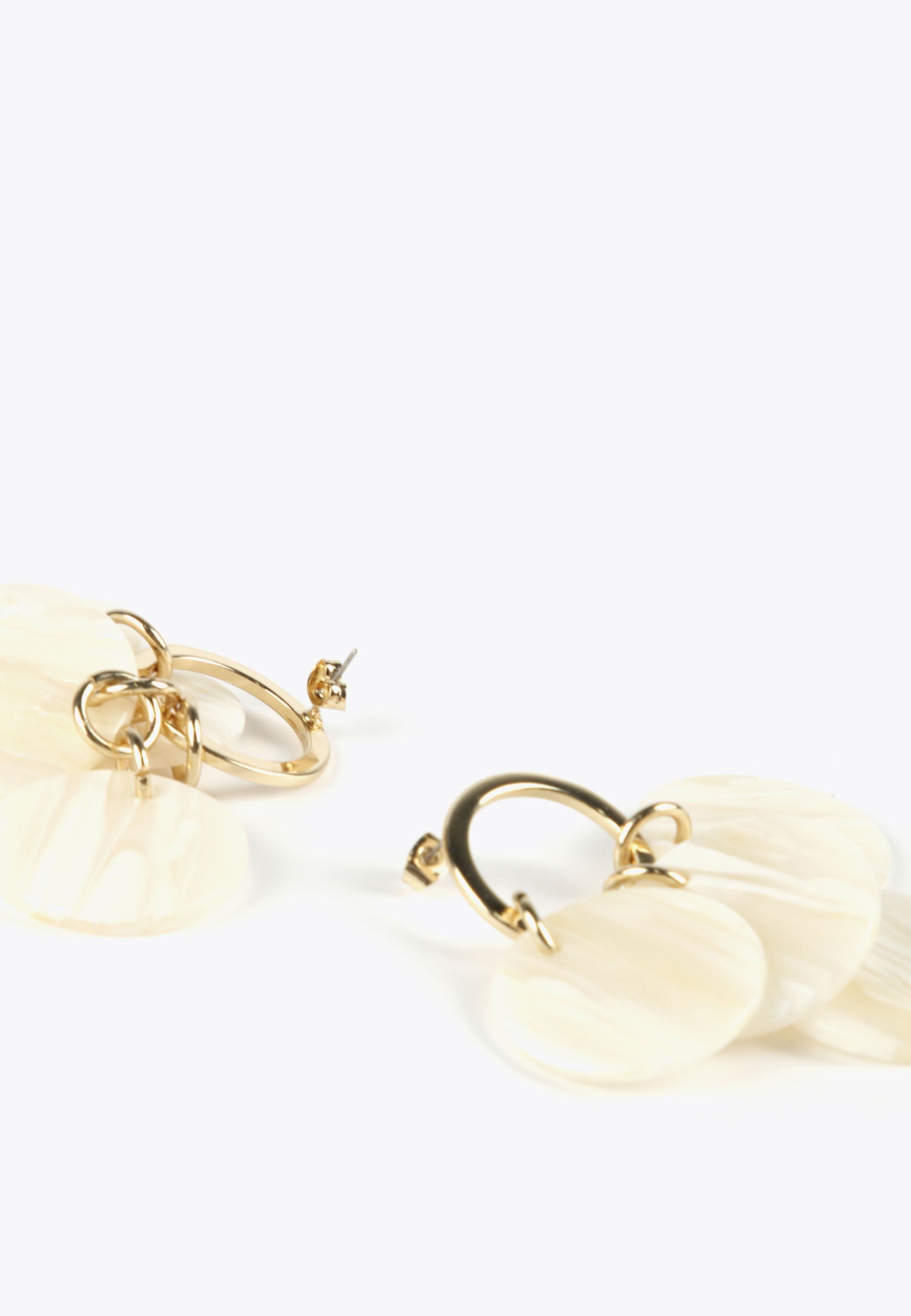 LS2403025-Ecru-Earrings with pearly pieces