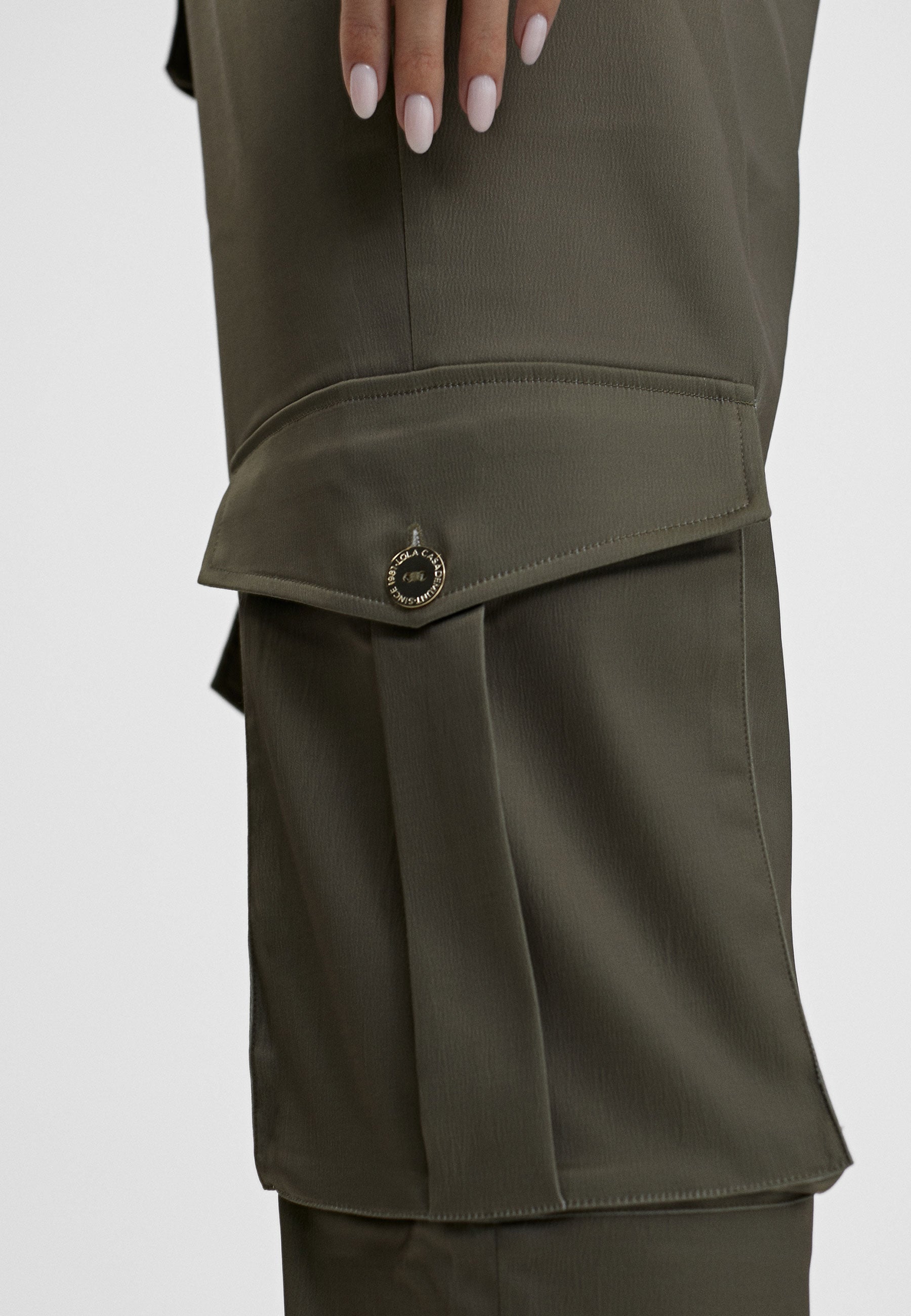 LS2414023-Khaki-Trousers with cargo pockets