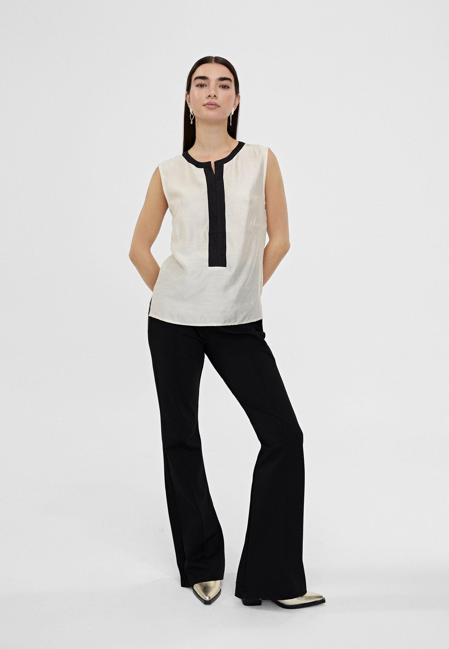 LS2415014-Ecru-Black-Two-tone top with vents