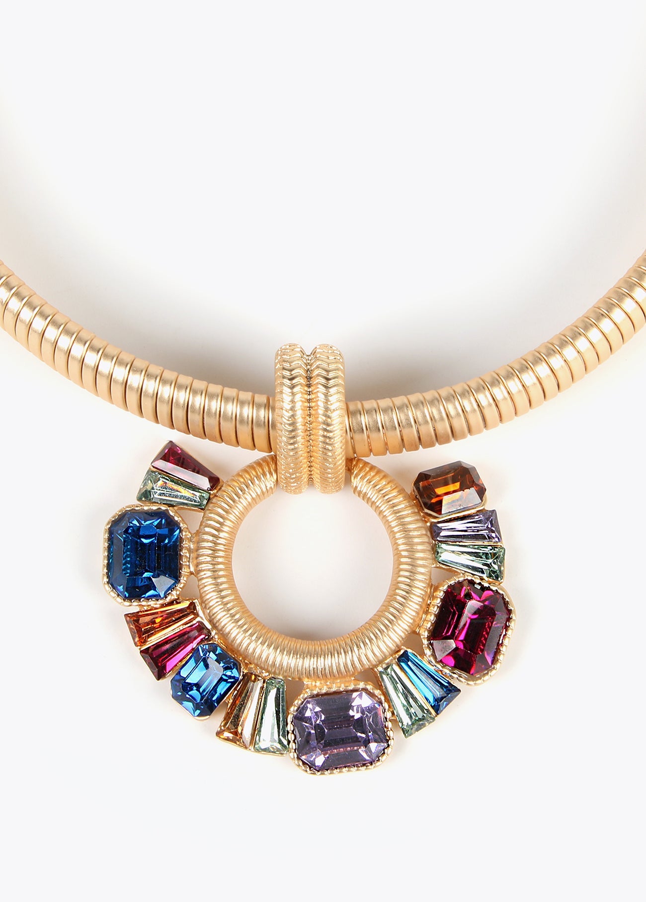 Choker necklace with front ring