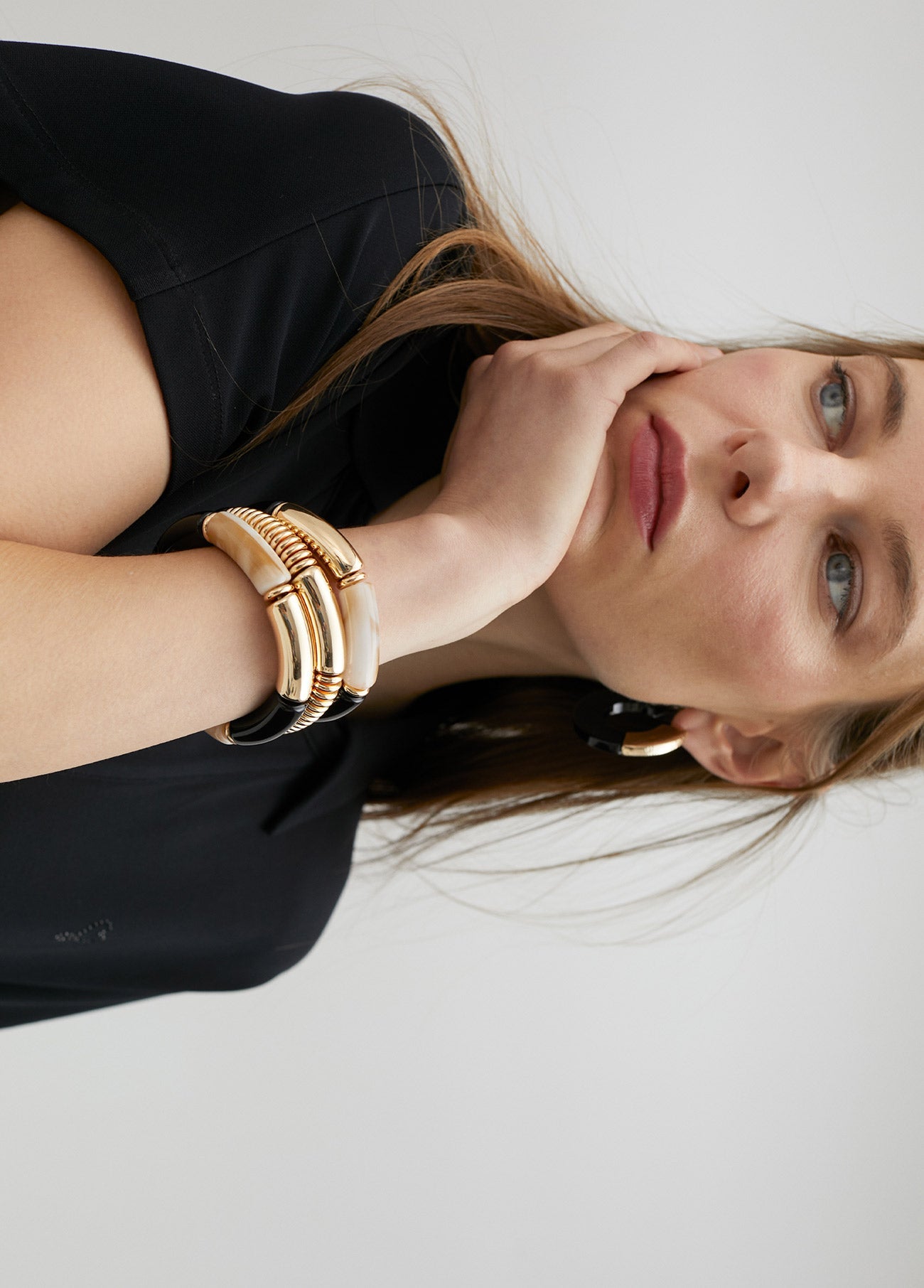 Pack of bracelets with acrylic pieces