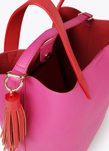 Two-tone bag with tassel