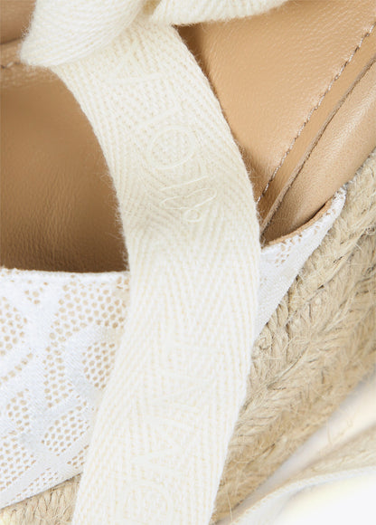 Natural fibre-effect monogram wedges