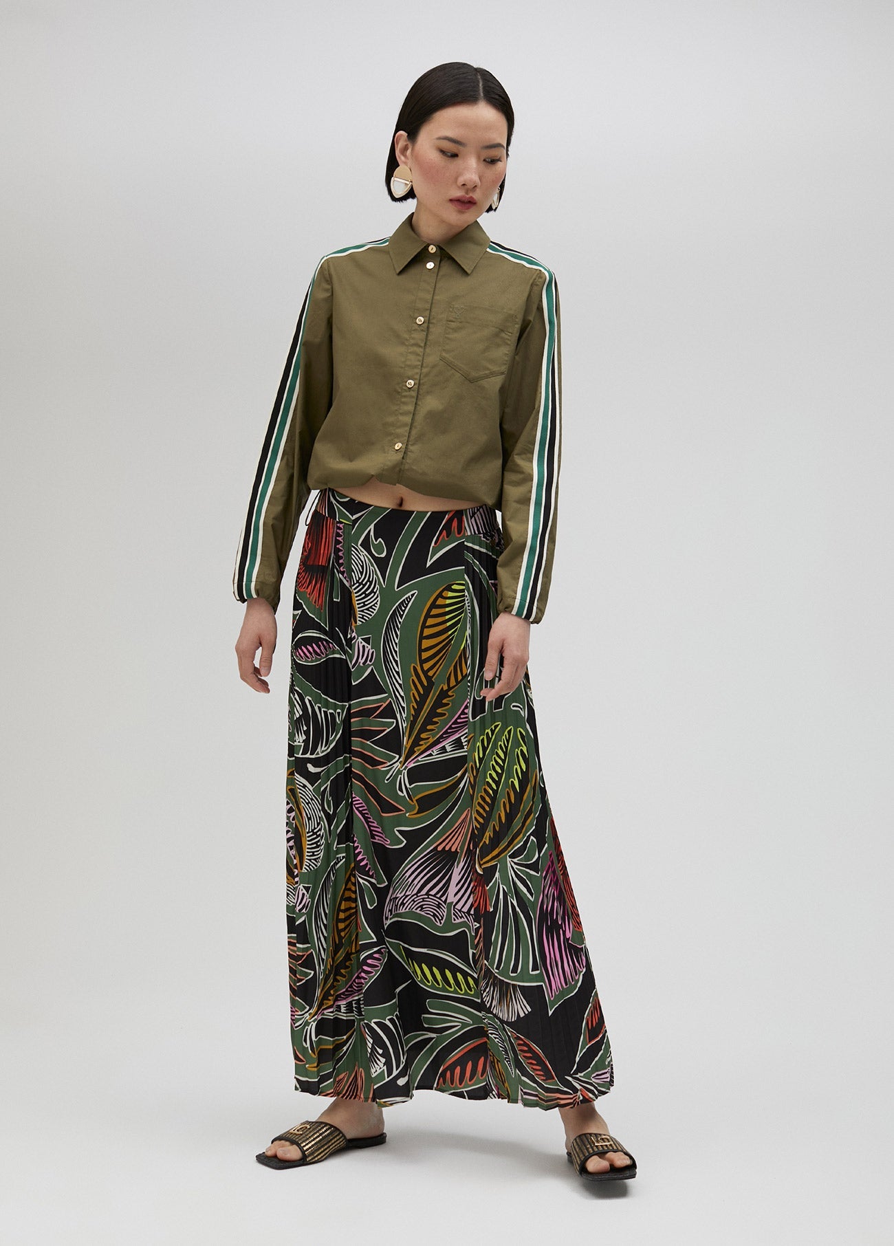Pleated tropical print skirt