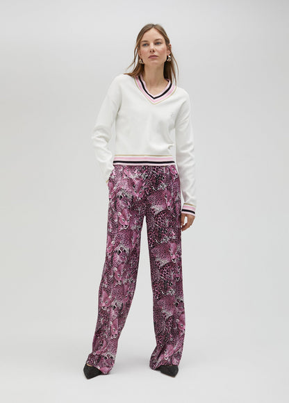 Sweater with coloured detail