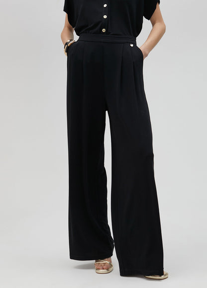 Flowing trousers