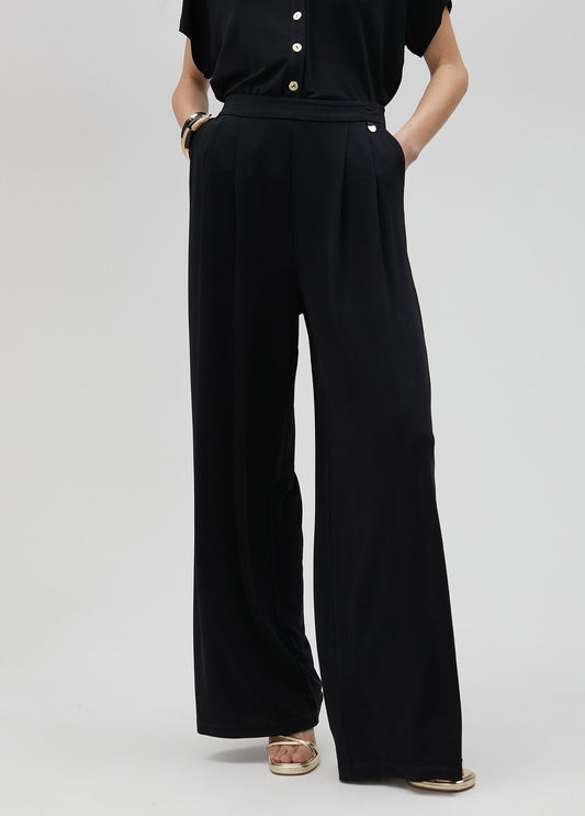 Flowing trousers