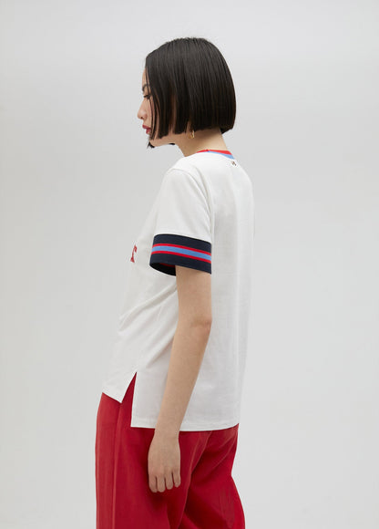 T-shirt with three-tone stripes on the sleeves
