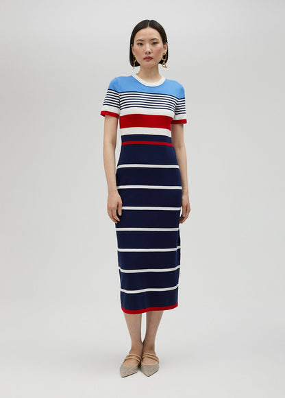 Short-sleeved knit dress