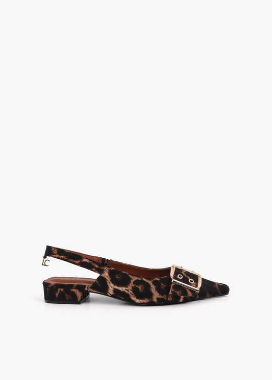 Flat Shoe with Strap and Customized Buckles