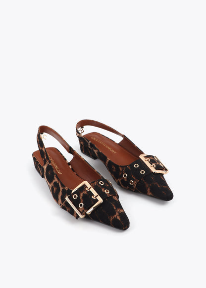 Flat Shoe with Strap and Customized Buckles