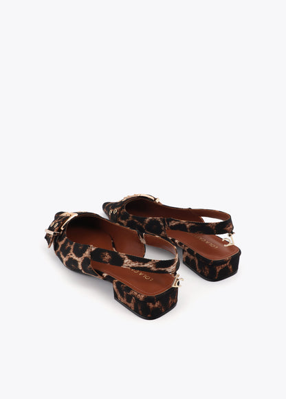 Flat Shoe with Strap and Customized Buckles
